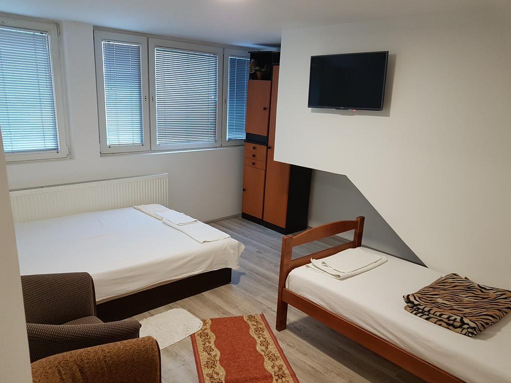 Lira Inn Ниш Екстер'єр фото